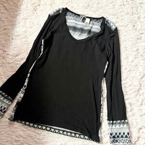 BKE Black Hippie Tribal Indie Western Boho Witchy  Geometric Monochrome Cuff Top